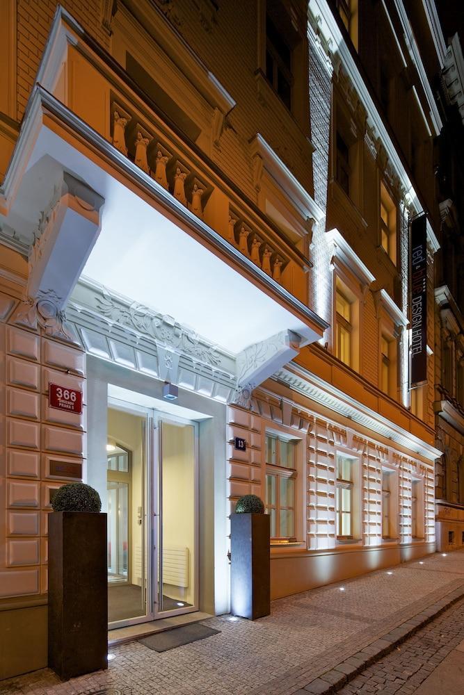 Red & Blue Design Hotel Prague Exterior photo