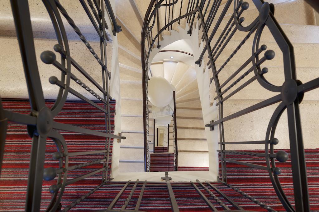 Red & Blue Design Hotel Prague Interior photo