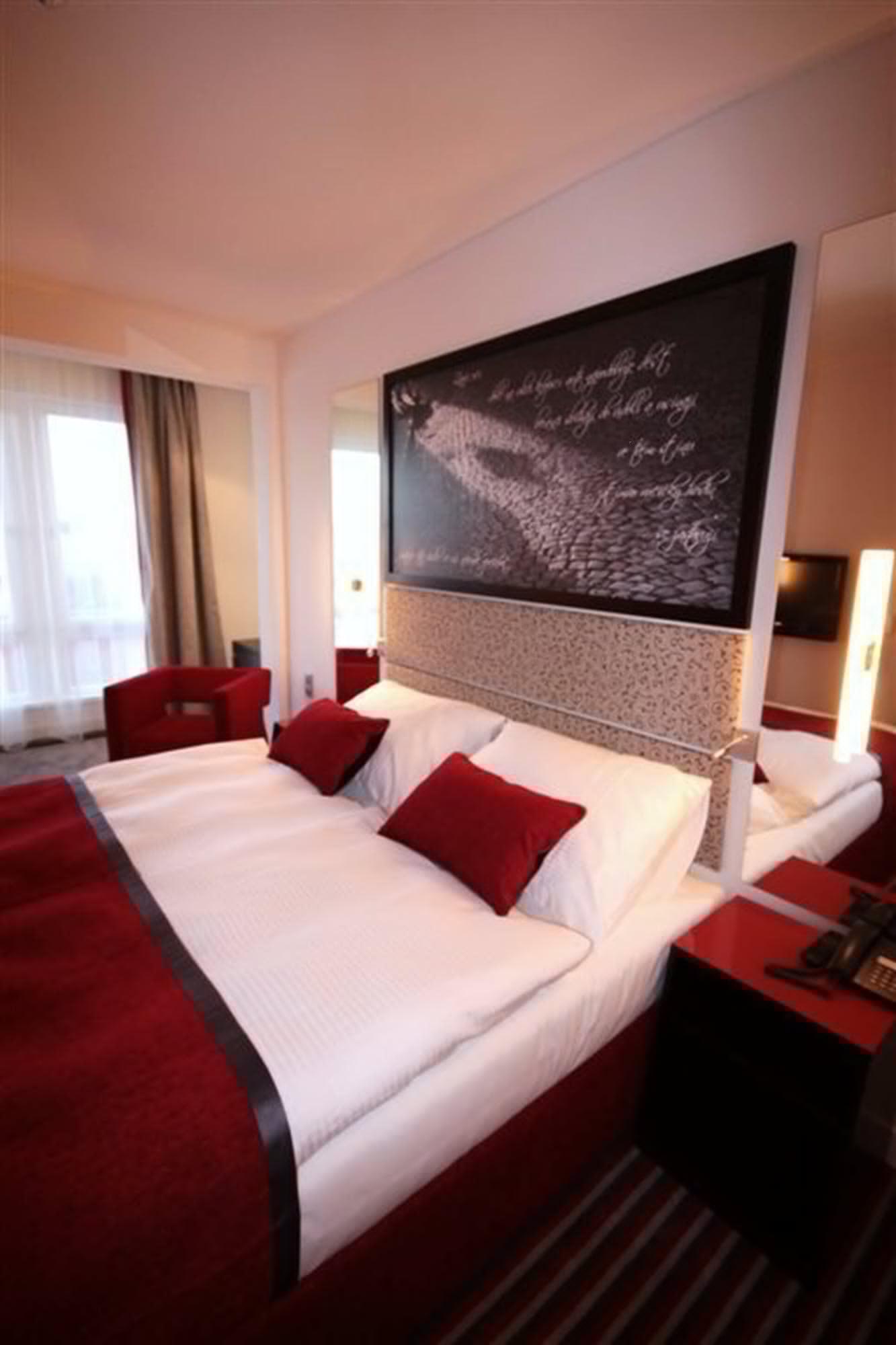 Red & Blue Design Hotel Prague Exterior photo