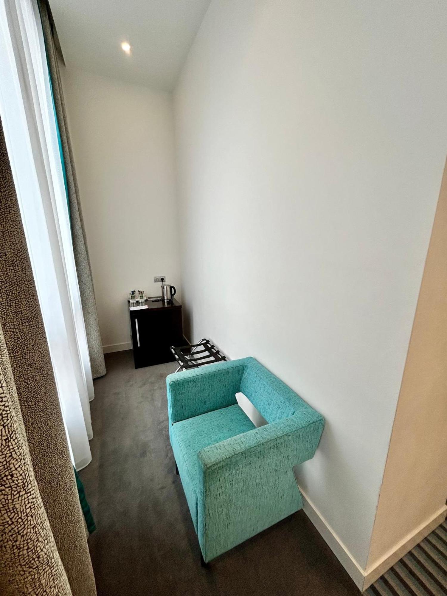 Red & Blue Design Hotel Prague Room photo