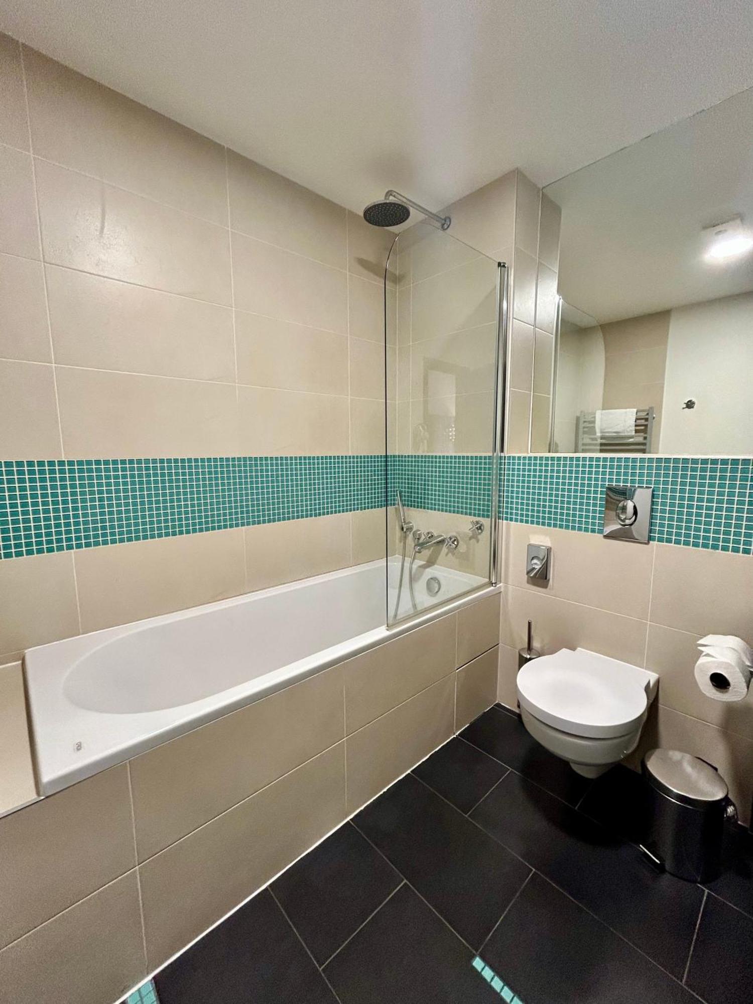Red & Blue Design Hotel Prague Room photo