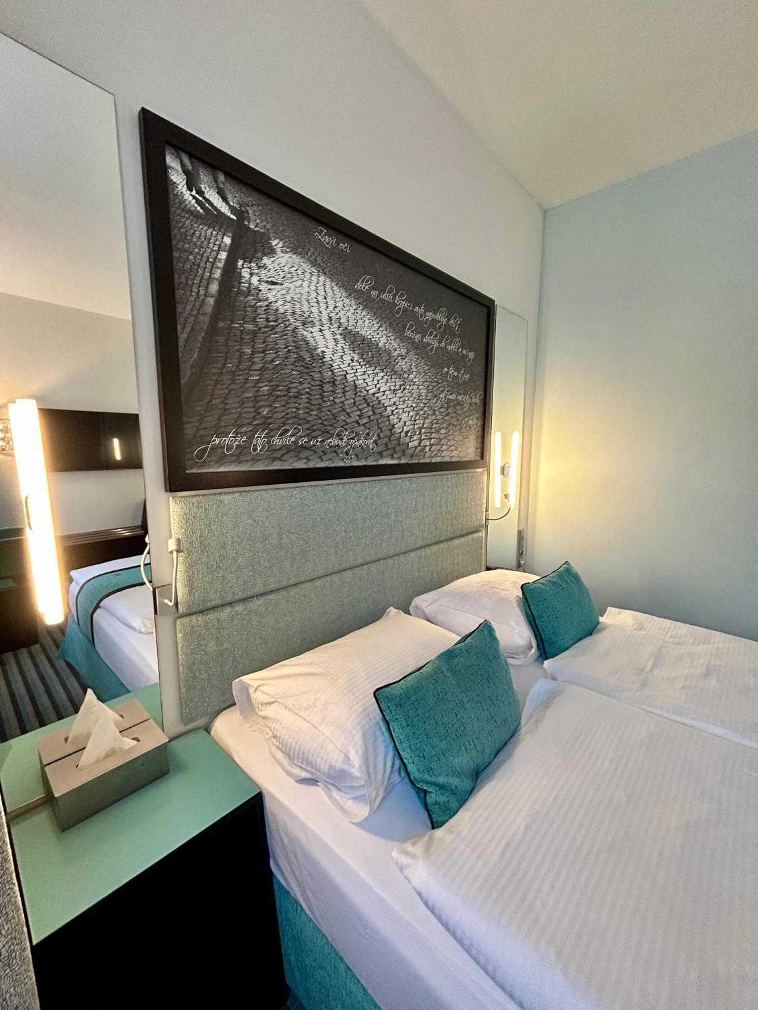 Red & Blue Design Hotel Prague Room photo