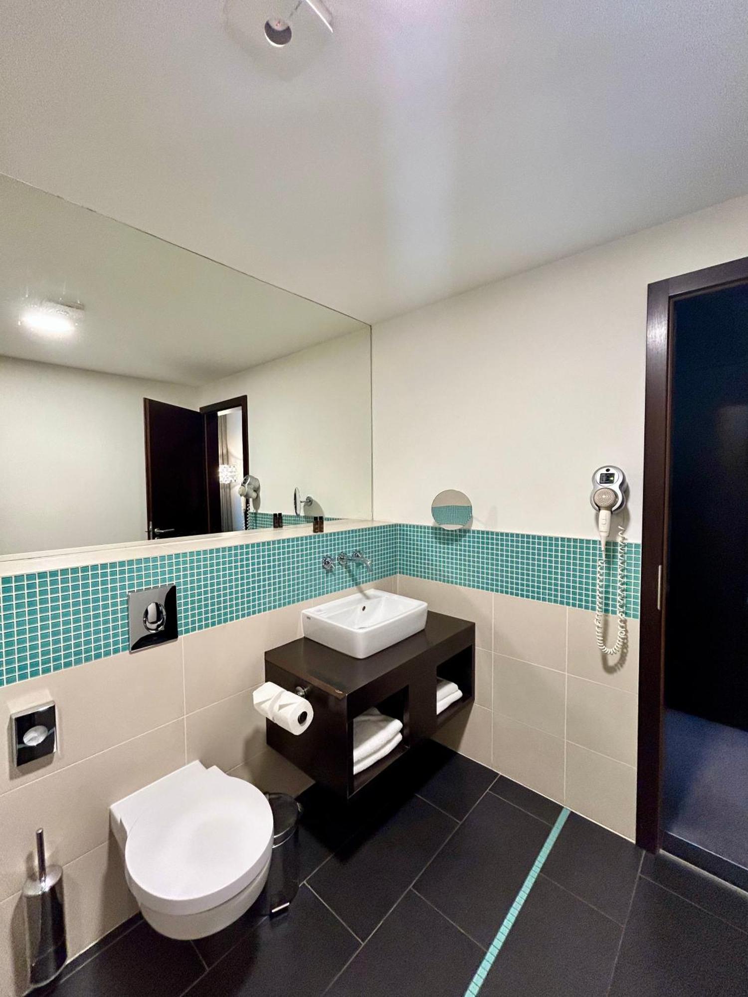 Red & Blue Design Hotel Prague Room photo