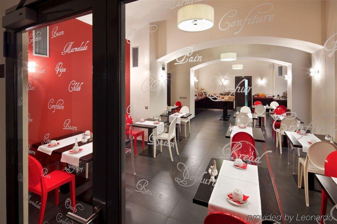 Red & Blue Design Hotel Prague Restaurant photo
