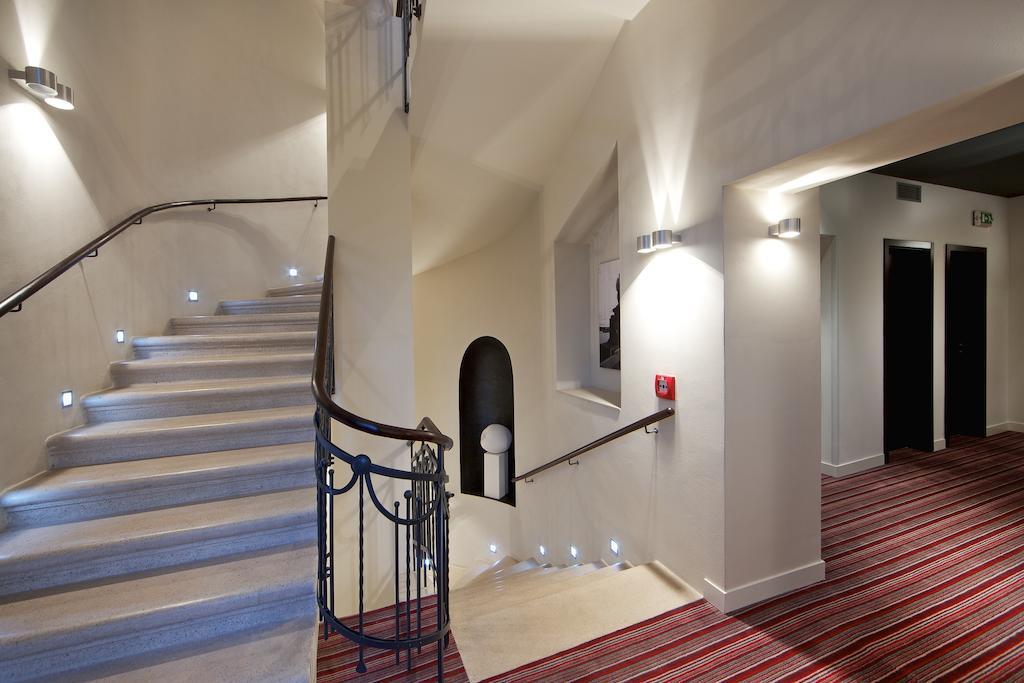 Red & Blue Design Hotel Prague Interior photo