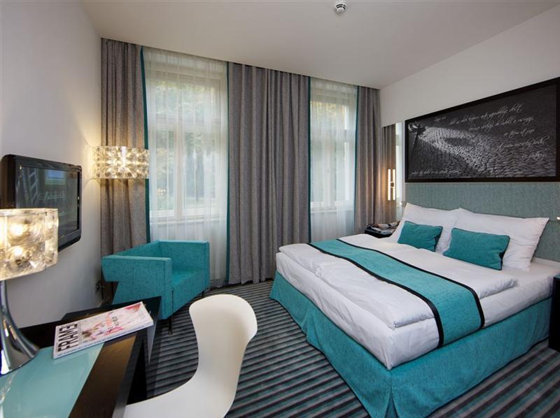 Red & Blue Design Hotel Prague Exterior photo