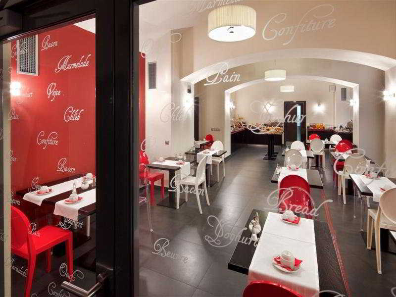 Red & Blue Design Hotel Prague Exterior photo