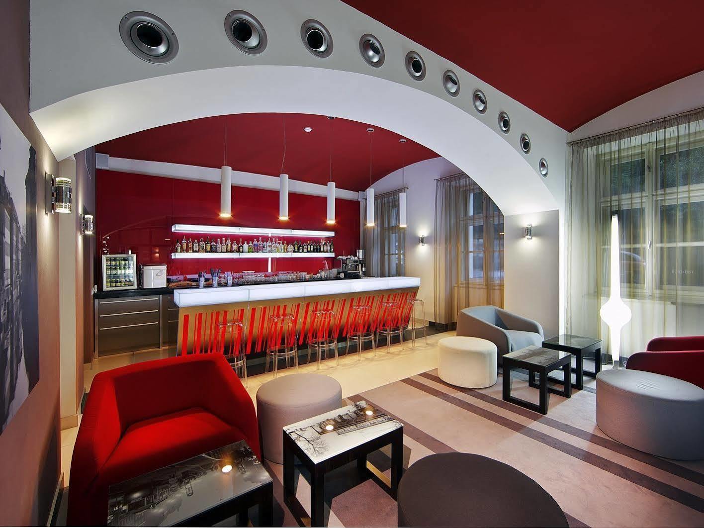 Red & Blue Design Hotel Prague Exterior photo